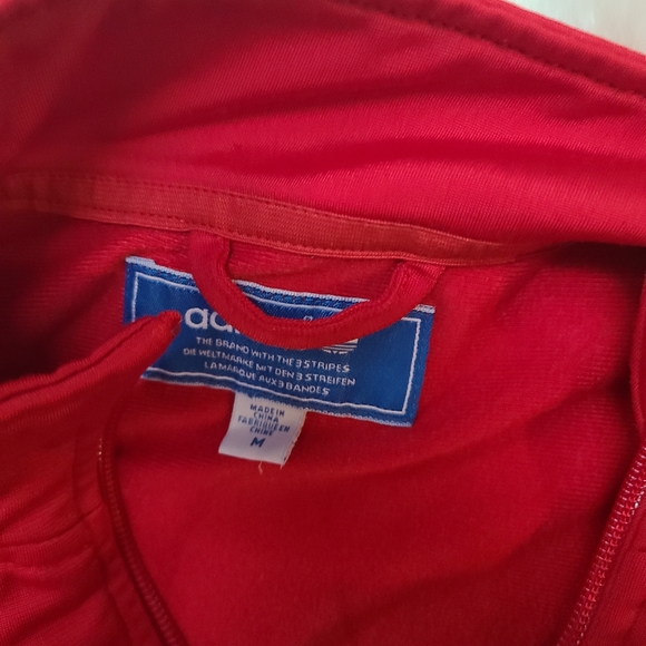 Adidas (jacket) - Picture 3 of 4